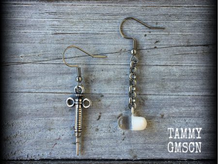 Syringe and tablet earrings-Halloween earirngs Online Hot Sale